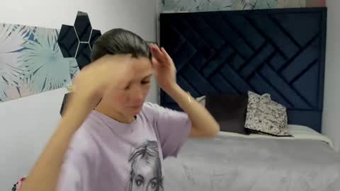 Snapshot of valery_more__ chatting on November 20, 12:16 pm VALERY MORE online show from November 20, 12:16 pm