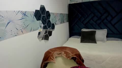 Snapshot of valery_more__ chatting on November 26, 12:17 pm VALERY MORE online show from November 26, 12:17 pm