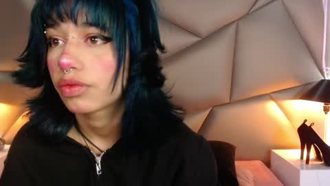 Snapshot of valery_smith15 chatting on January 4, 6:19 am valery_smith15 online show from January 4, 6:19 am