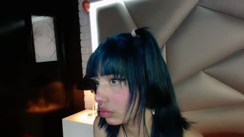 Snapshot of valery_smith15 chatting on January 5, 9:15 am valery_smith15 online show from January 5, 9:15 am