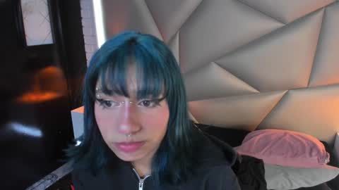 Snapshot of valery_smith15 chatting on January 18, 9:34 am valery_smith15 online show from January 18, 9:34 am