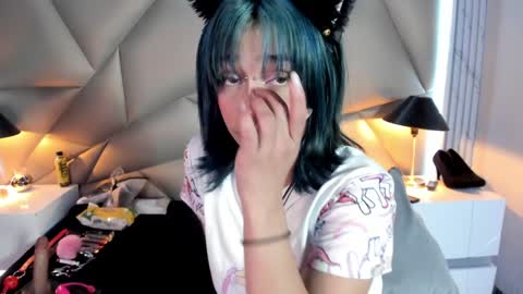 Snapshot of valery_smith15 chatting on February 6, 12:37 pm valery_smith15 online show from February 6, 12:37 pm