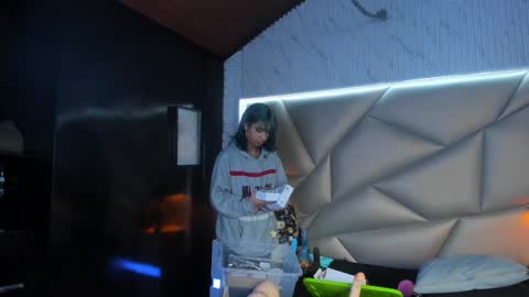 Snapshot of valery_smith15 chatting on February 16, 3:04 am valery_smith15 online show from February 16, 3:04 am