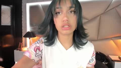 Snapshot of valery_smith15 chatting on February 22, 9:12 am valery_smith15 online show from February 22, 9:12 am
