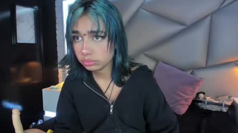 Snapshot of valery_smith15 chatting on February 23, 9:22 am valery_smith15 online show from February 23, 9:22 am