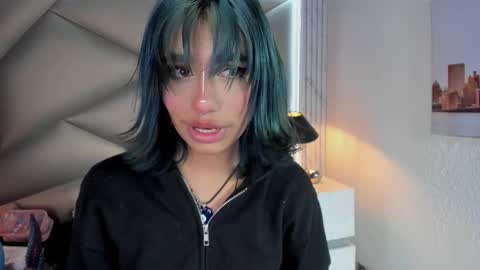 Snapshot of valery_smith15 chatting on February 27, 7:01 am valery_smith15 online show from February 27, 7:01 am