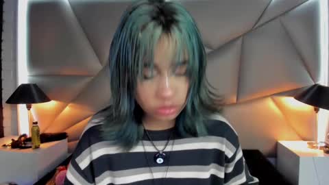 Snapshot of valery_smith15 chatting on March 4, 9:18 am valery_smith15 online show from March 4, 9:18 am