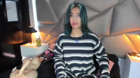 Snapshot of valery_smith15 chatting on March 7, 3:19 am valery_smith15 online show from March 7, 3:19 am