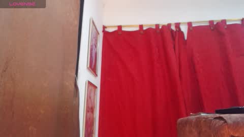 valery_smolls22 online show from February 8, 8:45 pm