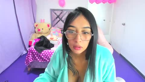 Snapshot of valery_taylor_1 chatting on June 26, 4:50 am valery online show from June 26, 4:50 am