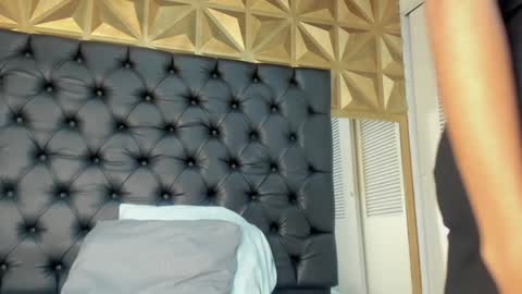 Snapshot of valery_villa_ chatting on January 10, 7:32 pm Valery online show from January 10, 7:32 pm