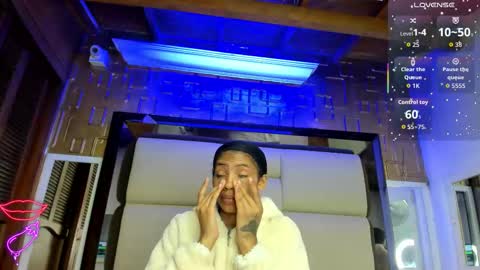 Snapshot of valery_villa_ chatting on March 18, 12:52 pm Valery online show from March 18, 12:52 pm