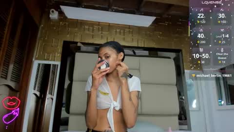 Snapshot of valery_villa_ chatting on March 21, 12:21 pm Valery online show from March 21, 12:21 pm