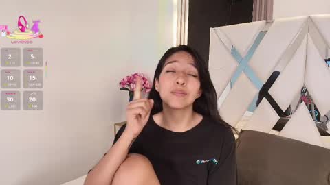 Snapshot of valery_wang chatting on March 2, 5:47 pm Val online show from March 2, 5:47 pm