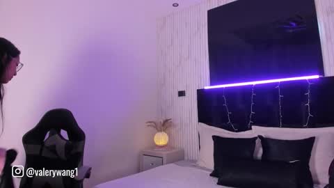 Snapshot of valery_wang chatting on September 11, 11:54 am Val online show from September 11, 11:54 am