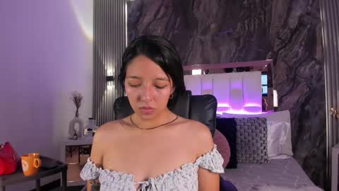 Snapshot of valery_wang chatting on September 13, 12:27 pm Val online show from September 13, 12:27 pm