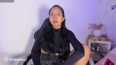 Snapshot of valery_wang chatting on October 15, 11:32 am Val online show from October 15, 11:32 am