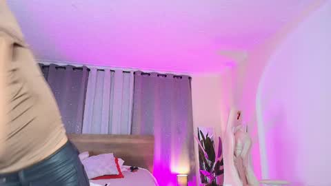 Snapshot of valery_yepes_ chatting on September 25, 5:22 am Valery online show from September 25, 5:22 am