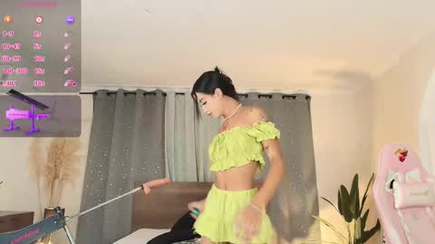 Snapshot of valery_yepes_ chatting on November 12, 1:00 pm Valery online show from November 12, 1:00 pm