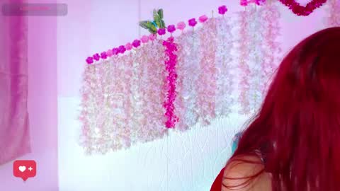 Snapshot of valeryblaze_ chatting on June 4, 7:20 pm Valery online show from June 4, 7:20 pm