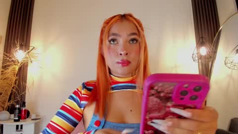 call me Maria online show from December 5, 1:25 am