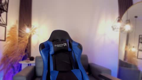 call me Maria online show from December 9, 11:56 pm