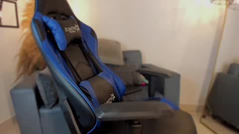 call me Maria online show from December 19, 3:51 am