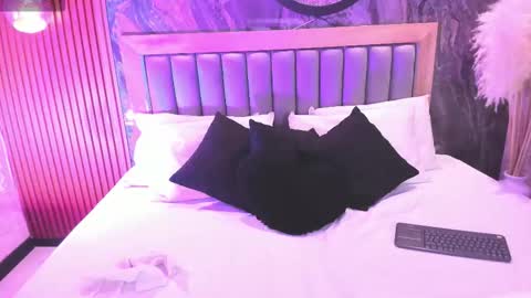 Valerie Shadey  online show from January 17, 9:51 pm