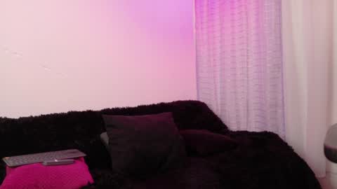 Snapshot of valerysnow_ chatting on July 15, 1:00 am Valery online show from July 15, 1:00 am