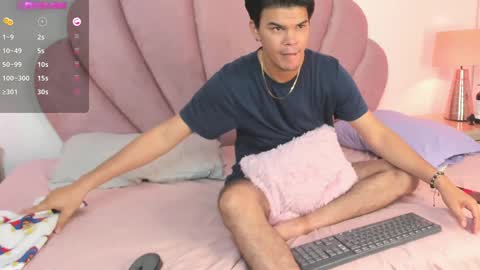 Snapshot of valerystonne_ chatting on December 12, 10:42 pm Valery Stonne online show from December 12, 10:42 pm