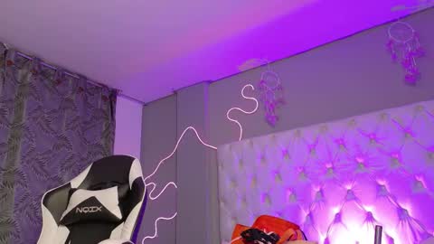 Snapshot of valeshka_lopez chatting on September 16, 4:02 am valeshka_lopez online show from September 16, 4:02 am