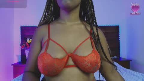 Snapshot of valeska_rousee chatting on May 22, 9:42 pm Valeska online show from May 22, 9:42 pm