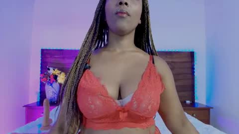 Snapshot of valeska_rousee chatting on June 2, 10:45 pm Valeska online show from June 2, 10:45 pm