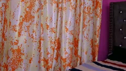Snapshot of valestra_seraphyne chatting on September 18, 9:00 am valestra online show from September 18, 9:00 am