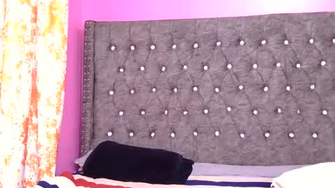 Snapshot of valestra_seraphyne chatting on September 19, 9:37 pm valestra online show from September 19, 9:37 pm