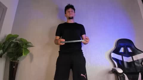 Snapshot of valetino_stonee chatting on March 22, 11:13 am Valentino online show from March 22, 11:13 am