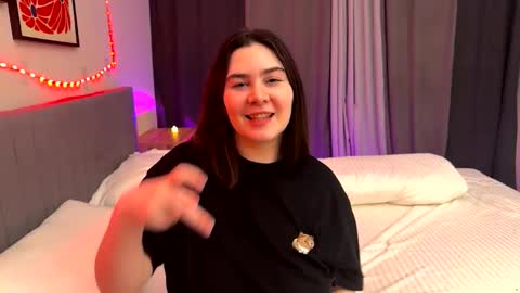 valevaweheart online show from March 23, 4:00 pm