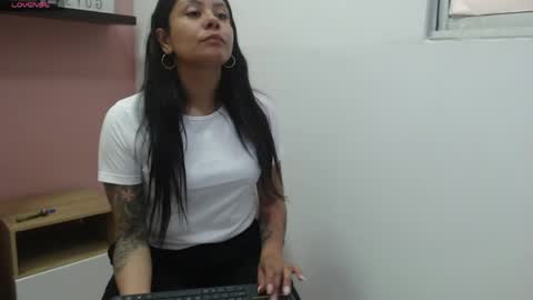 valevicious online show from May 17, 1:29 pm