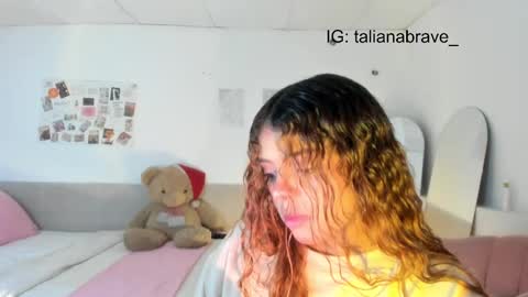 Snapshot of valientegirl_ chatting on September 30, 9:09 pm VALIENTE online show from September 30, 9:09 pm