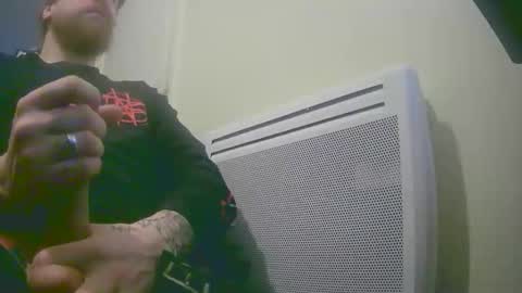 Snapshot of valikpantysniffer chatting on February 23, 6:55 am valikpantysniffer online show from February 23, 6:55 am