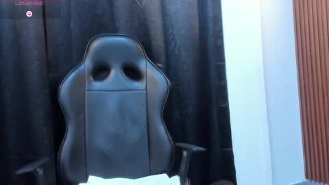 Snapshot of valka_ross chatting on November 21, 12:43 am VALKA ROSS online show from November 21, 12:43 am