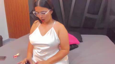 Snapshot of valka_ross chatting on December 15, 11:31 pm VALKA ROSS online show from December 15, 11:31 pm