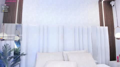 Snapshot of valkiria_vixen chatting on May 15, 11:34 pm VALQUIRIA online show from May 15, 11:34 pm