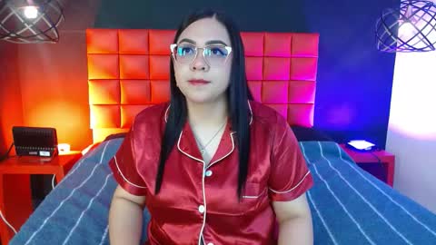 Snapshot of valkirye_ chatting on March 20, 11:15 am Valkirye online show from March 20, 11:15 am