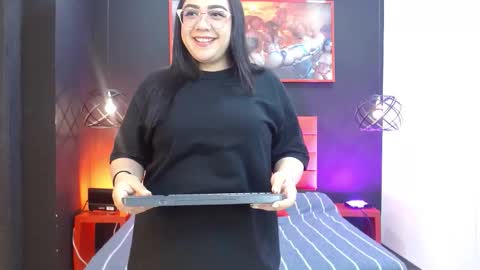 Snapshot of valkirye_ chatting on March 21, 11:04 am Valkirye online show from March 21, 11:04 am