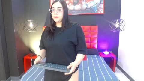 Snapshot of valkirye_ chatting on March 28, 11:10 am Valkirye online show from March 28, 11:10 am