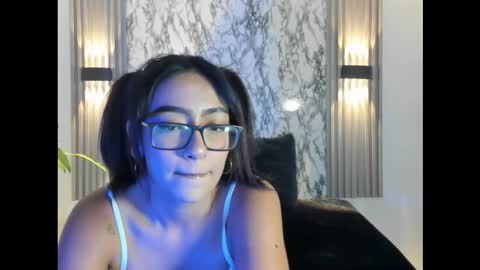 Snapshot of valkyfoxxx chatting on November 16, 1:22 am Valkyfoxxx online show from November 16, 1:22 am