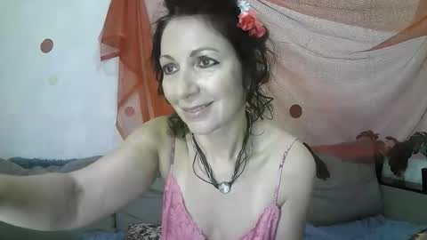 Snapshot of valleriwind chatting on April 12, 11:10 pm ValleriWind online show from April 12, 11:10 pm