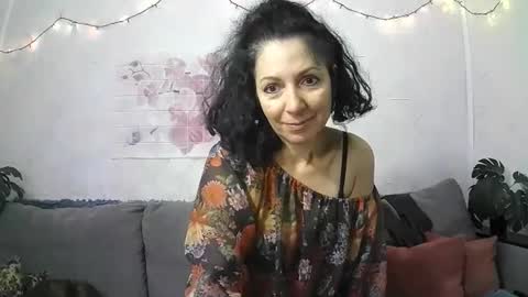 Snapshot of valleriwind chatting on May 10, 11:54 pm ValleriWind online show from May 10, 11:54 pm