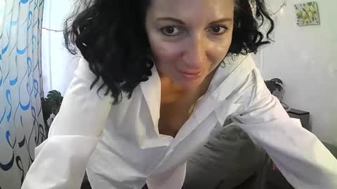 Snapshot of valleriwind chatting on May 19, 1:56 am ValleriWind online show from May 19, 1:56 am